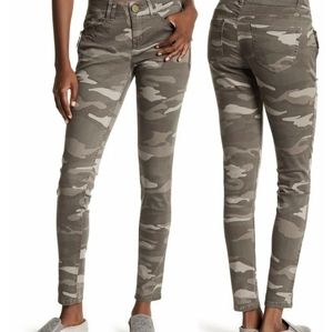 Democracy Camo skinnies